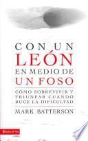 Con un león en Medio de un Foso Cuando Estaba Nevando