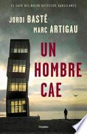 Un hombre cae
