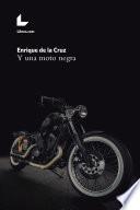 Y una moto negra